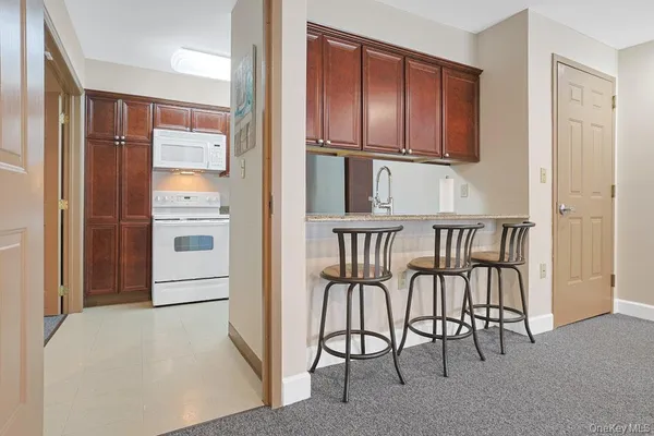 $450,000 | 105 Sutton Drive, Unit 105, Mount Kisco, NY 10549