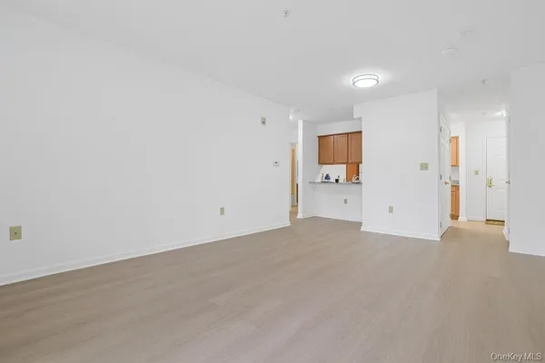 $450,000 | 105 Sutton Drive, Unit 105, Mount Kisco, NY 10549
