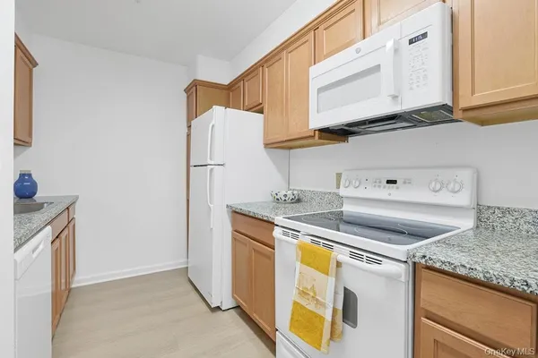 $450,000 | 105 Sutton Drive, Unit 105, Mount Kisco, NY 10549