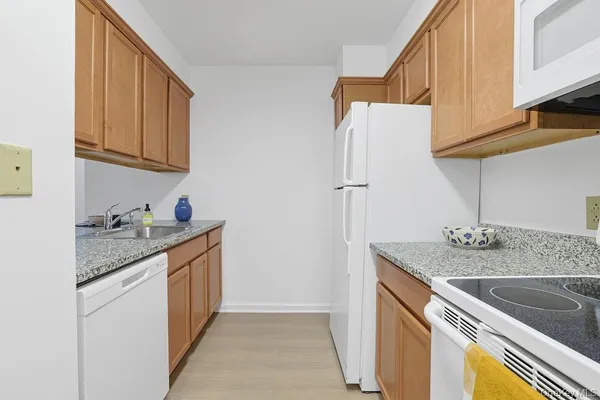 $450,000 | 105 Sutton Drive, Unit 105, Mount Kisco, NY 10549