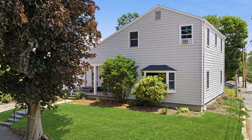 21 Shepard Street Marblehead, MA 01945 - Photo 5 of 31
