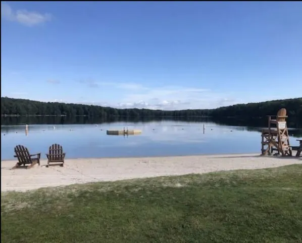 a view of a tennis court