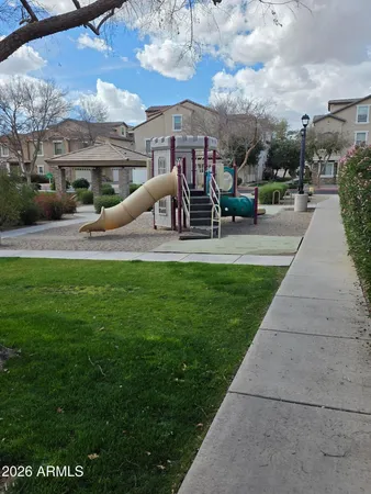 $1,800 | 942 West Aspen Way, Gilbert, AZ 85233