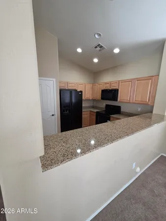 $2,000 | 942 West Aspen Way, Gilbert, AZ 85233