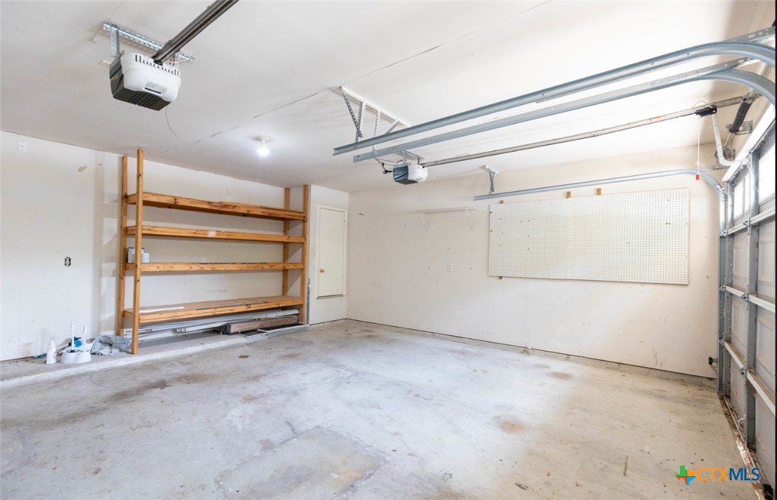 452 Raven Ridge New Braunfels, TX 78130 - Photo 20 of 23 an empty room with a empty space