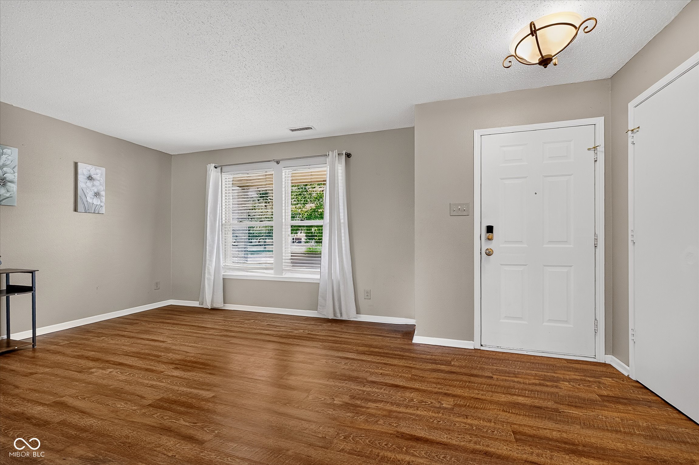 8422 Weathervane Court Indianapolis, IN 46239 - Photo 4 of 43
