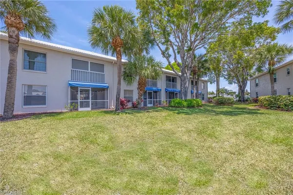 $6,500 | 822 Gulf Pavillion Drive, Unit 202, Naples, FL 34108