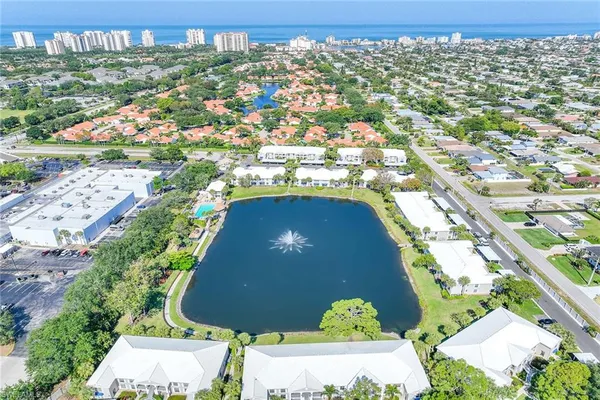 $6,500 | 822 Gulf Pavillion Drive, Unit 202, Naples, FL 34108