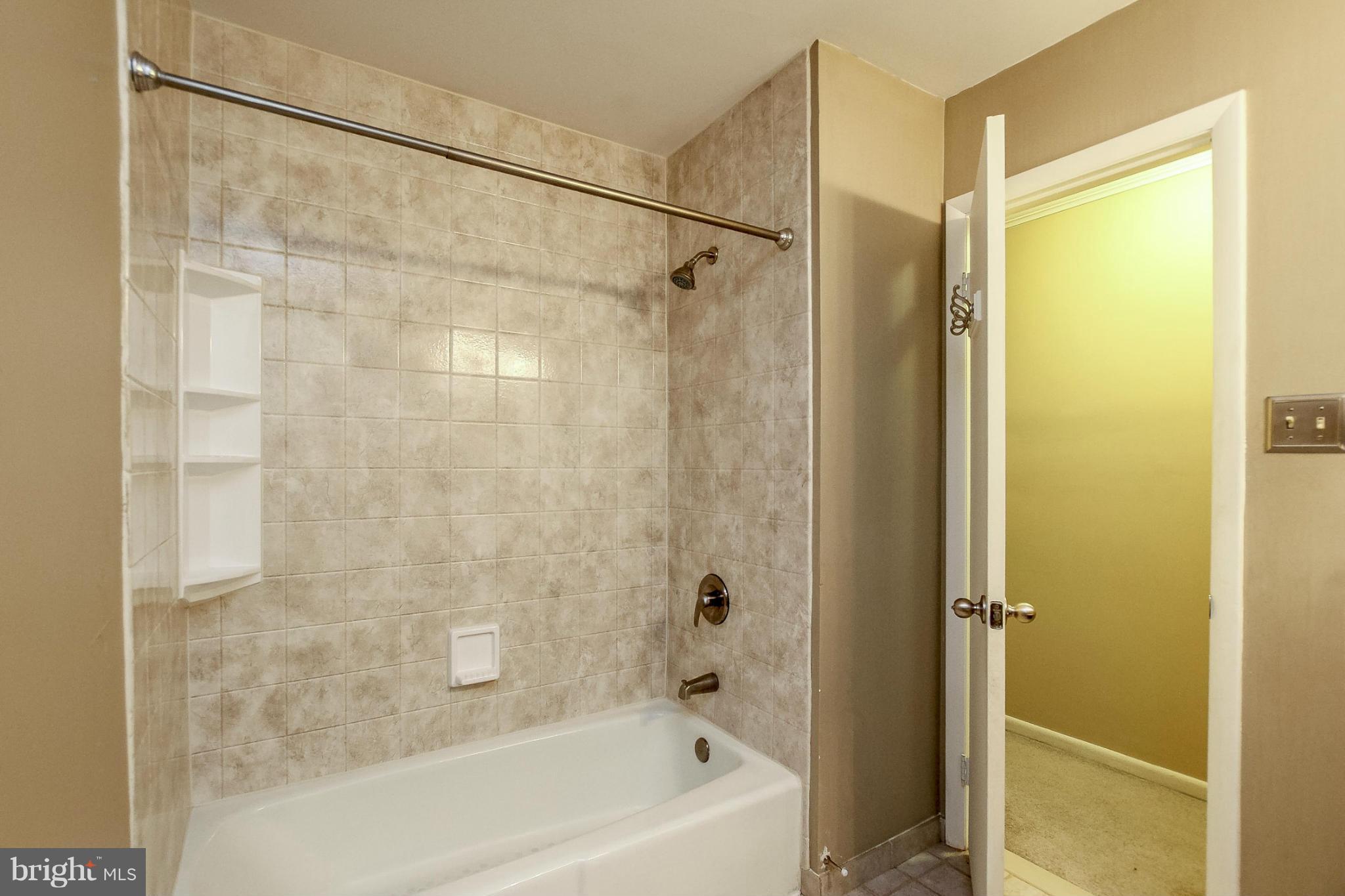 408 Grove Ridge Court Linthicum, MD 21090 - Photo 11 of 30 Bath (Master)