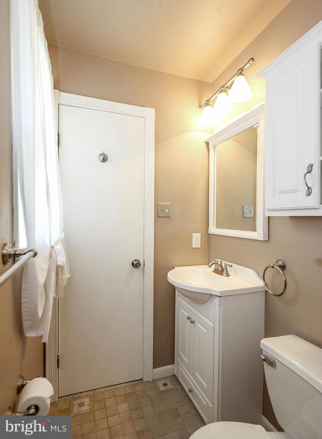 408 Grove Ridge Court Linthicum, MD 21090 - Photo 25 of 30 Bath