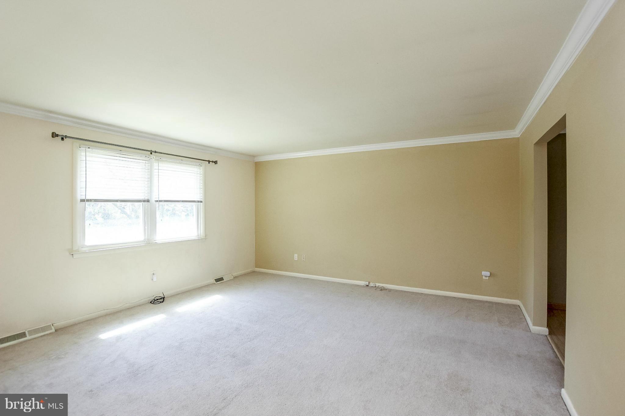 408 Grove Ridge Court Linthicum, MD 21090 - Photo 7 of 30 Family Room