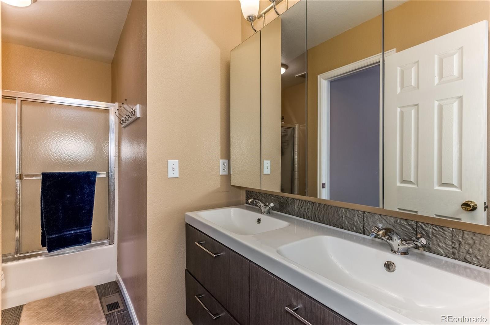 8417 South Reed Street Littleton, CO 80128 - Photo 9 of 18 Gallery Image 9