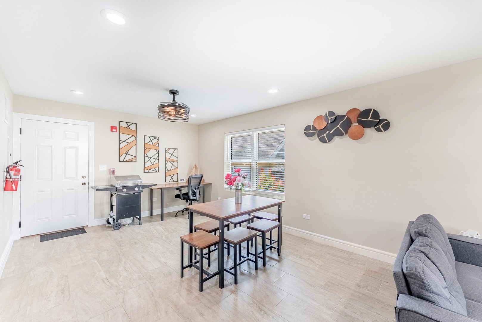 1006 Summit Street Joliet, IL 60435 - Photo 4 of 16