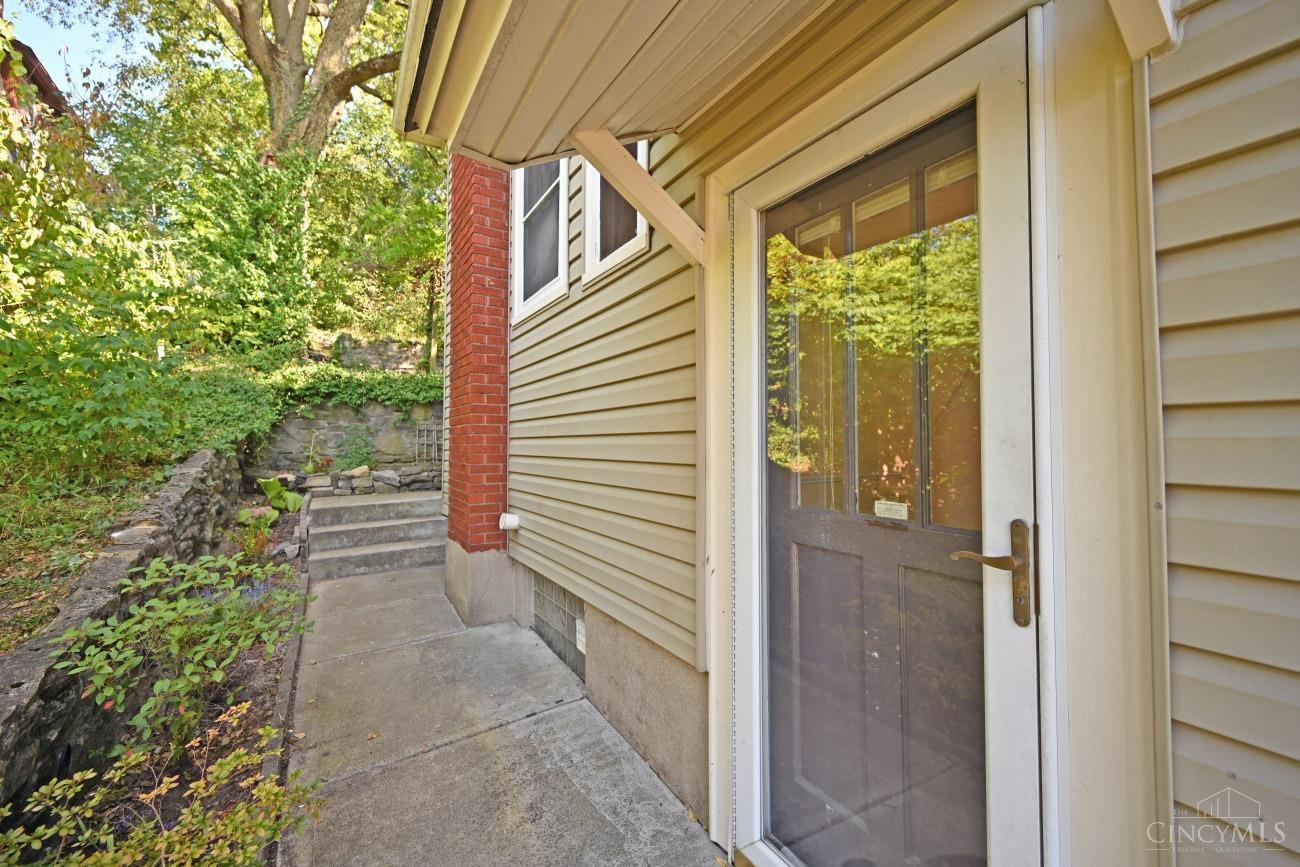 725 Riddle Road Cincinnati, OH 45220 - Photo 47 of 53 Gallery Image 47