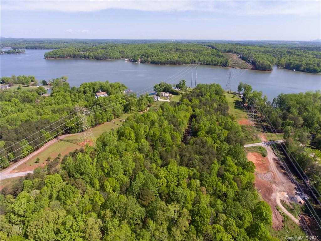 6685 Bucleigh Road Lake Wylie, SC 29710 - Photo 3 of 11 Gallery Image 3
