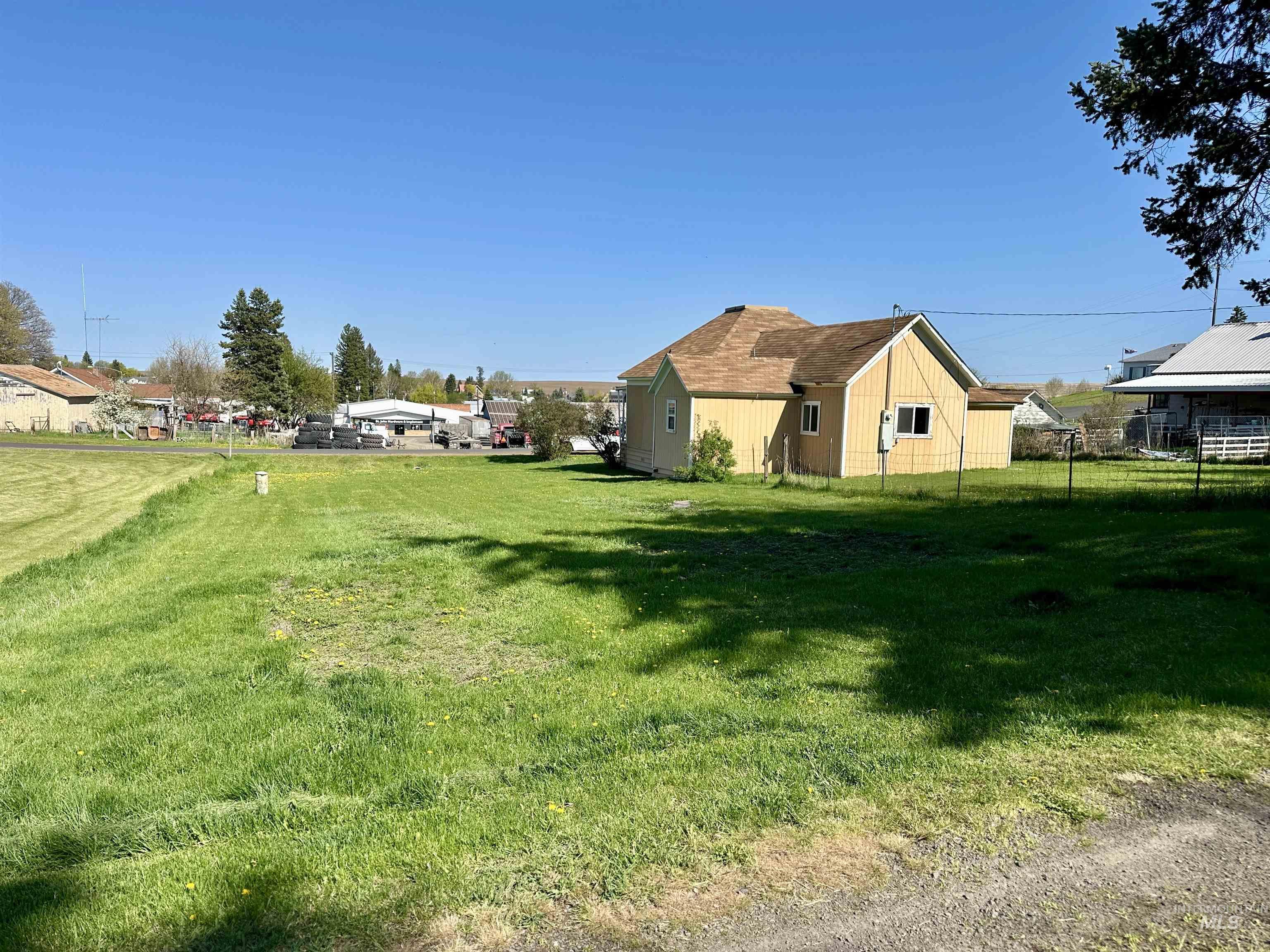 408 Walnut Street Nezperce, ID 83543 - Photo 20 of 23