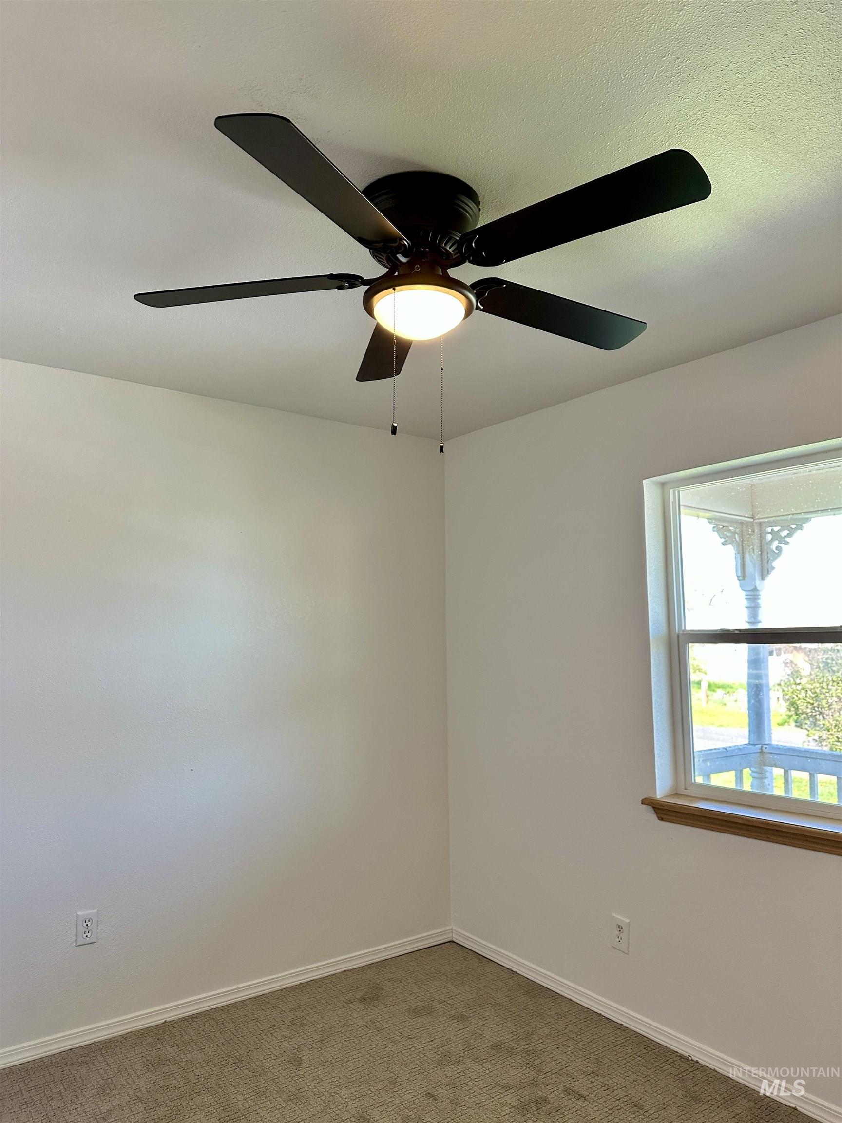 408 Walnut Street Nezperce, ID 83543 - Photo 7 of 23