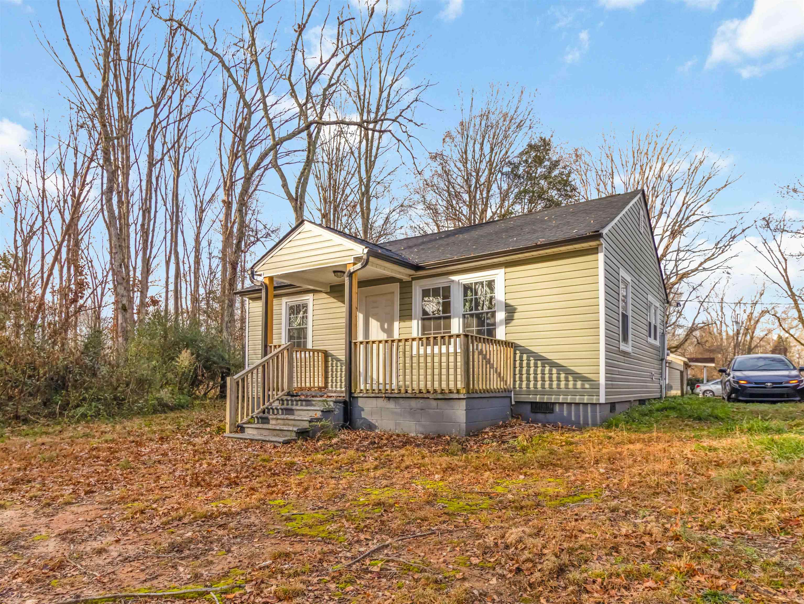 305 Lee McAbee Road Boiling Springs, SC 29316 - Photo 2 of 17