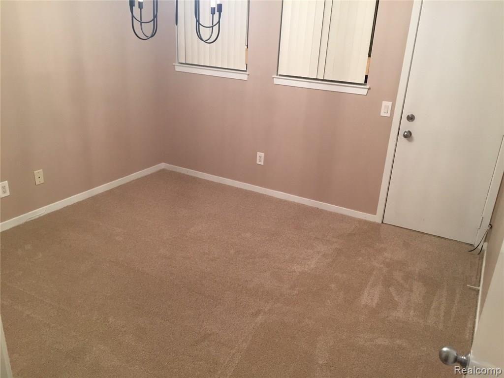 27971 Rollcrest Road Farmington, MI 48334 - Photo 10 of 13