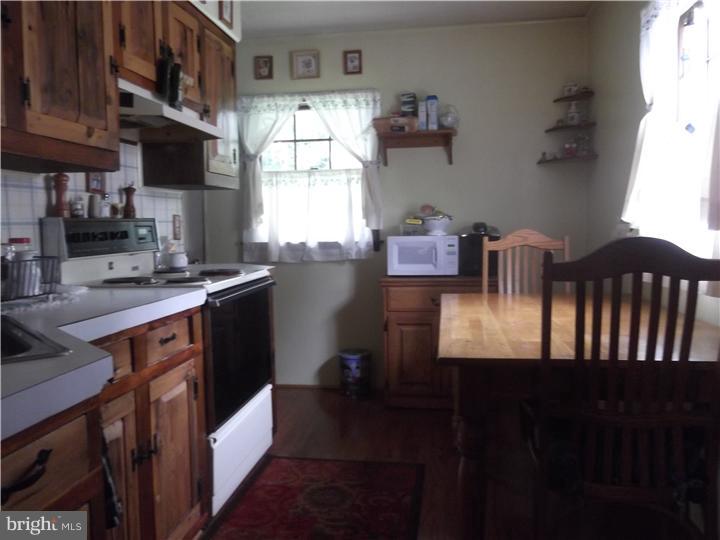 315 Chelsea Road Fairless Hills, PA 19030 - Photo 3 of 10 Kitchen