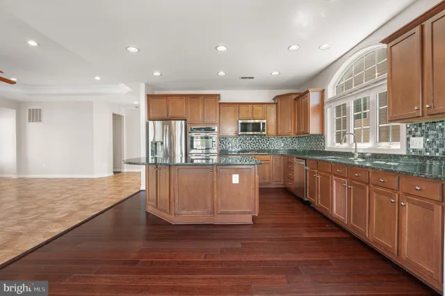 $819,900 | 16862 Reef Knot Way, Woodbridge, VA 22191