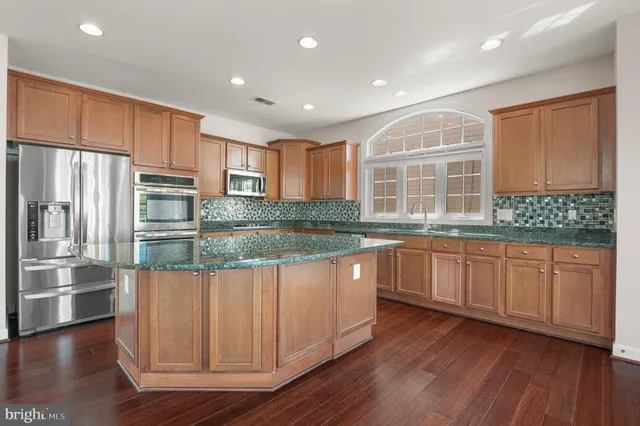 $819,900 | 16862 Reef Knot Way, Woodbridge, VA 22191