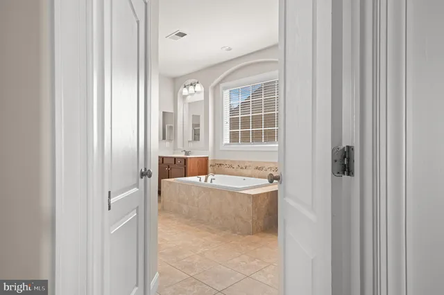 $819,900 | 16862 Reef Knot Way, Woodbridge, VA 22191