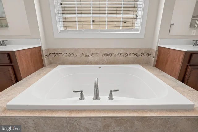 $819,900 | 16862 Reef Knot Way, Woodbridge, VA 22191