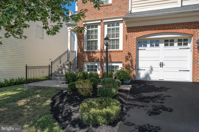 $819,900 | 16862 Reef Knot Way, Woodbridge, VA 22191