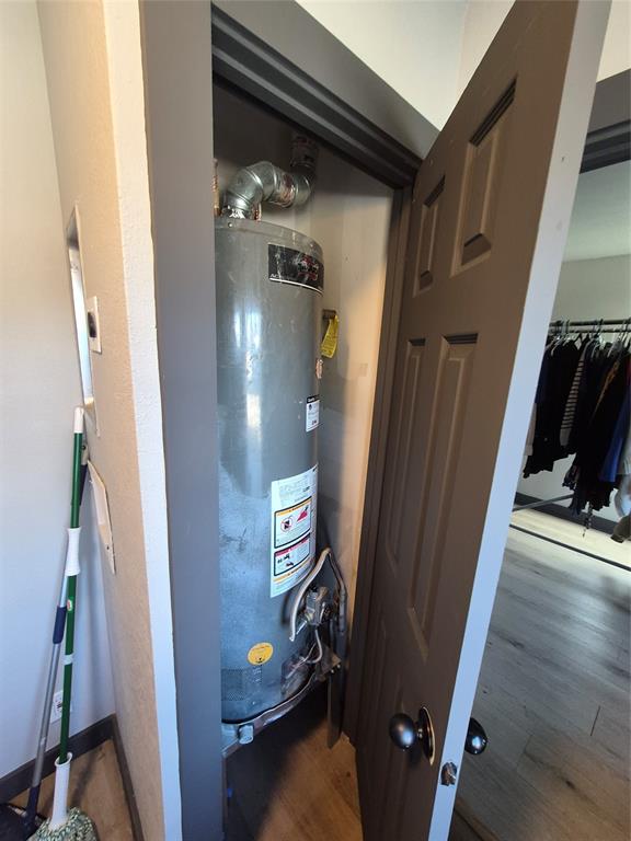 815 Bonnie View Road Dallas, TX 75203 - Photo 16 of 29 Utilities with gas water heater