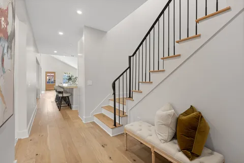 $1,199,999 | 1011 West Cottage Street, Houston, TX 77009