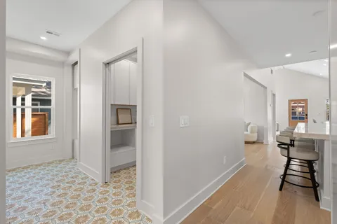 $1,199,999 | 1011 West Cottage Street, Houston, TX 77009