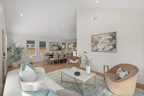 $1,199,999 | 1011 West Cottage Street, Houston, TX 77009