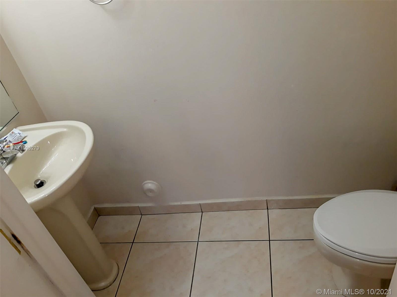 3175 Southwest 153rd Court Miami, FL 33185 - Photo 11 of 28