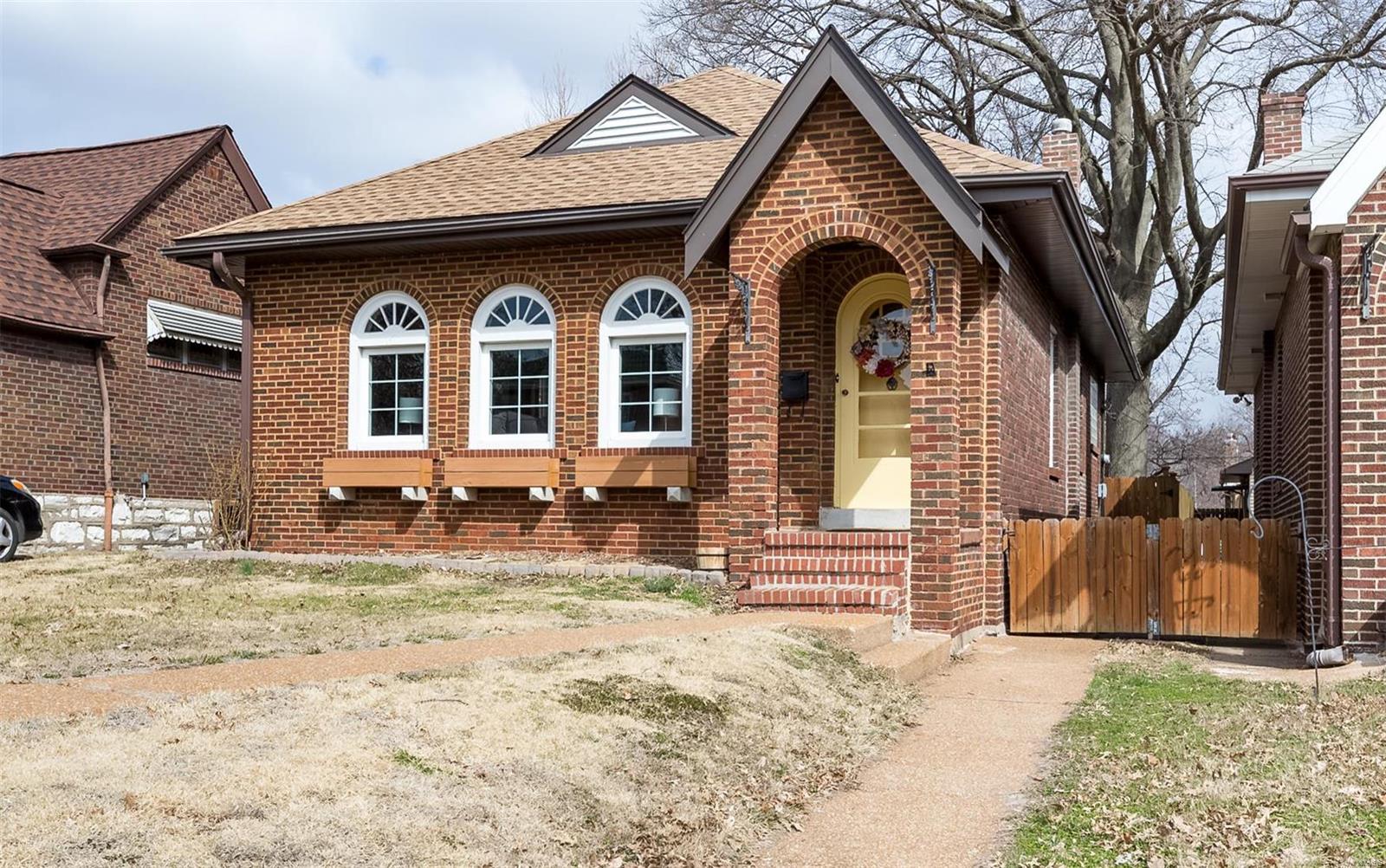 3845 Dover Place St. Louis, MO 63116 - Photo 2 of 36