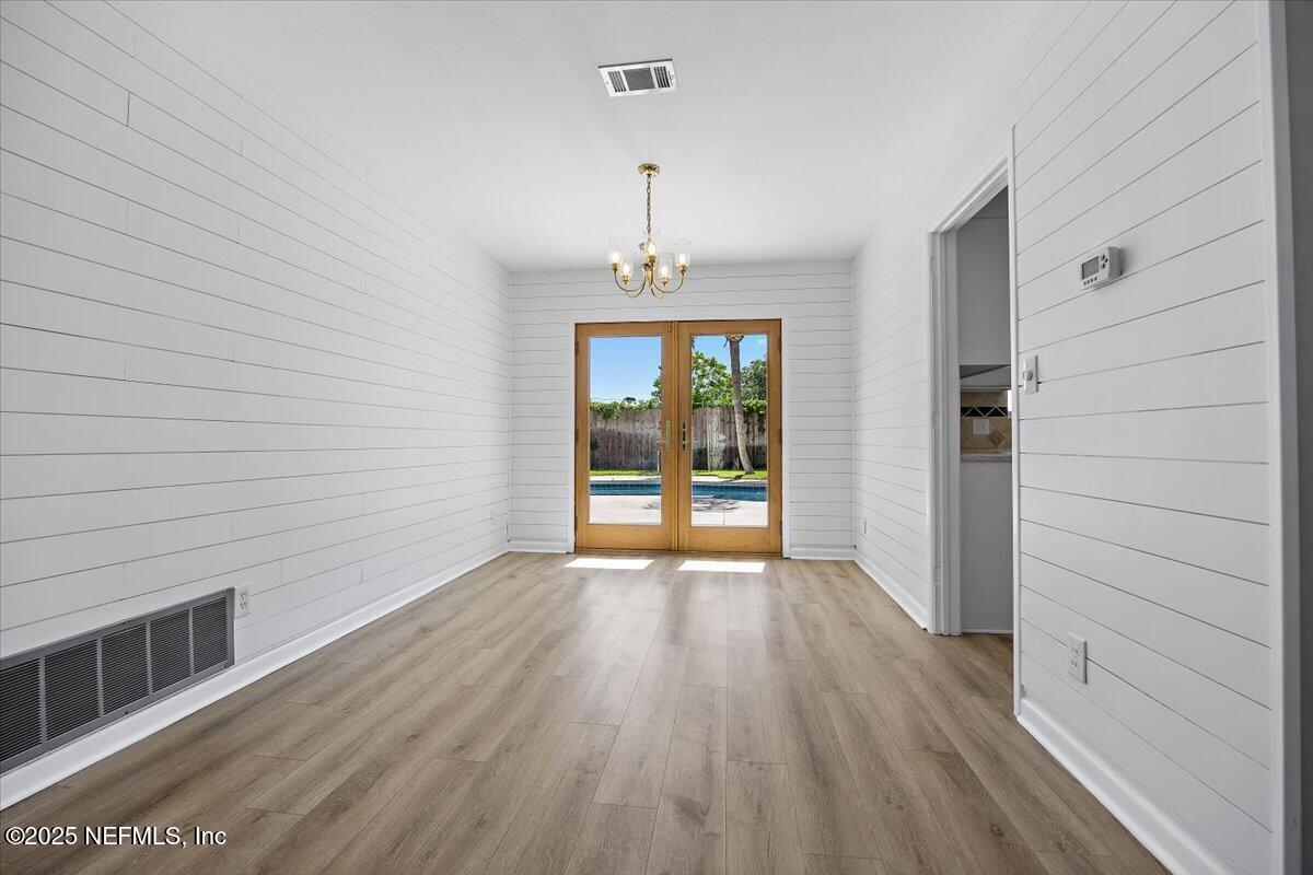 811 Acapulco Road Jacksonville, FL 32216 - Photo 7 of 26 08-Dining Room