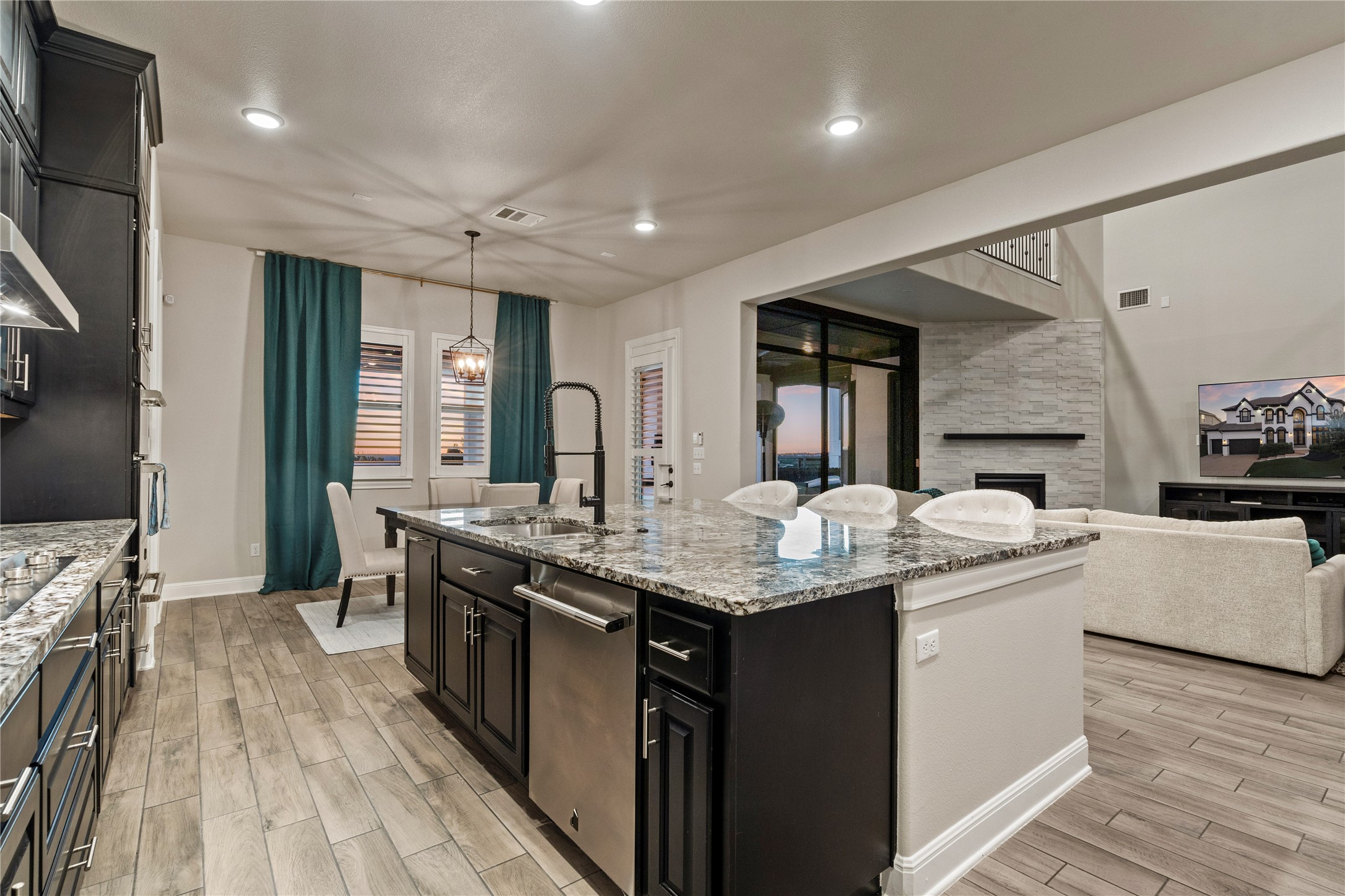 2513 Long Lasso Pass Leander, TX 78641 - Photo 14 of 36