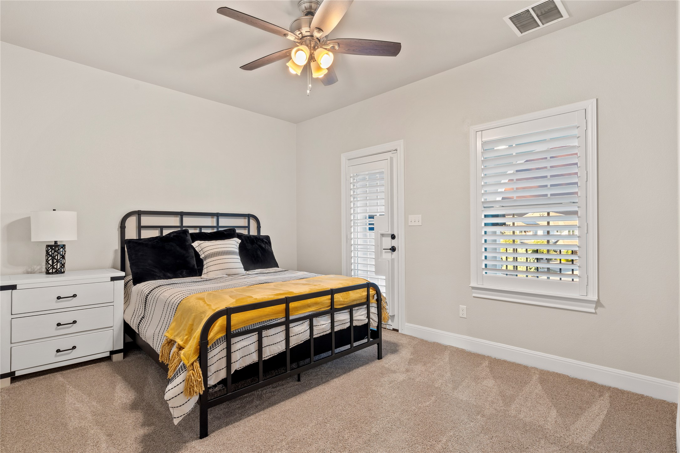 2513 Long Lasso Pass Leander, TX 78641 - Photo 24 of 36