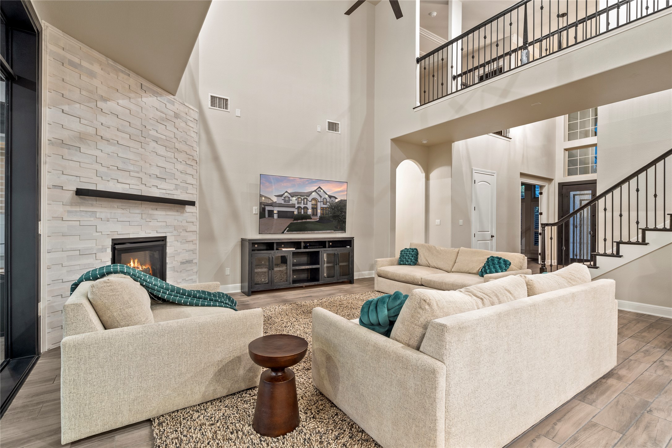 2513 Long Lasso Pass Leander, TX 78641 - Photo 10 of 36