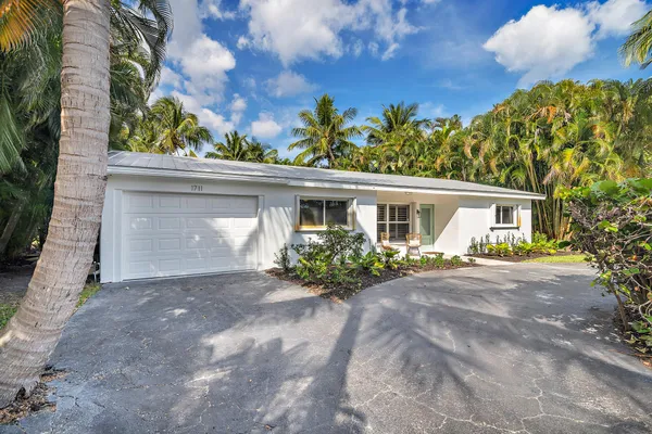 view of a yard with plants