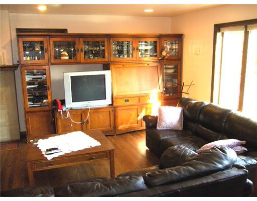 2646 Mt Royal Road Pittsburgh, PA 15217 - Photo 7 of 18 Living Room.