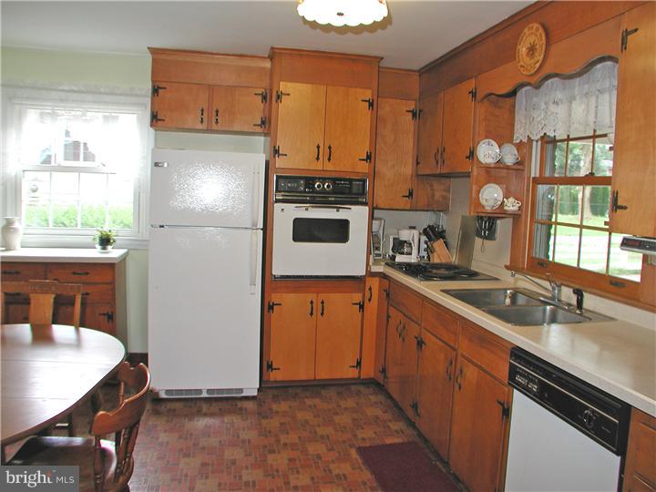 237 Merion Avenue Haddonfield, NJ 08033 - Photo 5 of 12 Kitchen