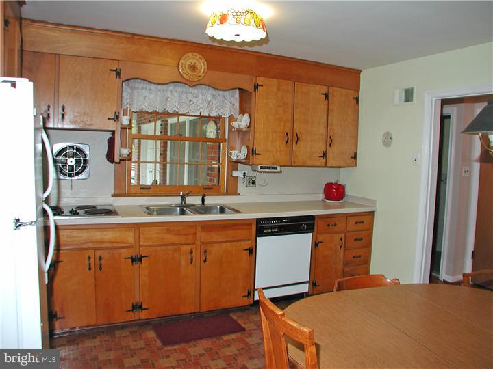 237 Merion Avenue Haddonfield, NJ 08033 - Photo 6 of 12 Kitchen