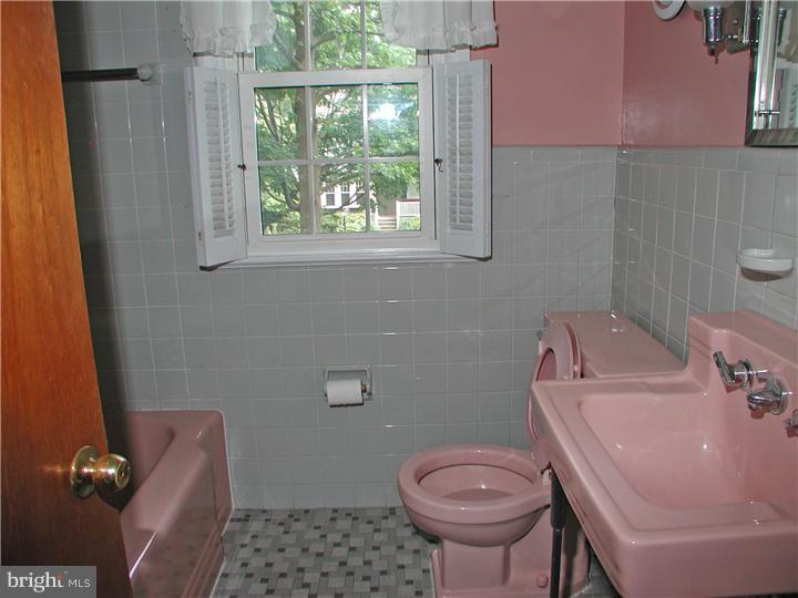 237 Merion Avenue Haddonfield, NJ 08033 - Photo 8 of 12 Bathroom
