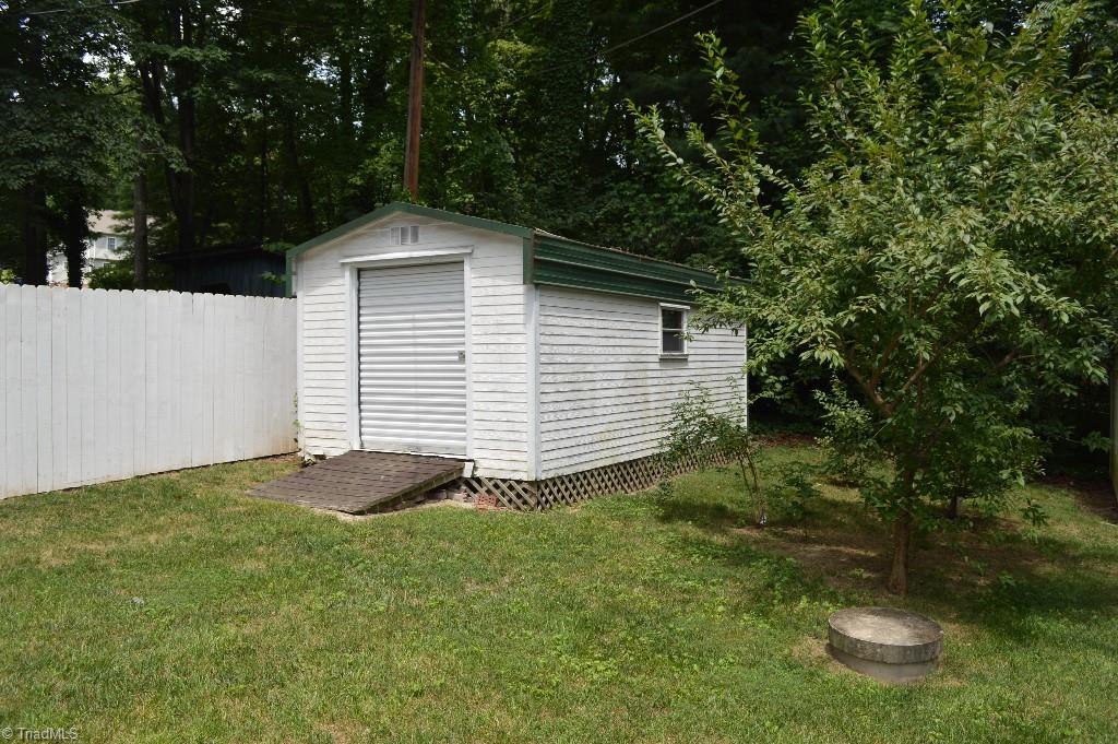 125 Brookberry Road Mount Airy, NC 27030 - Photo 4 of 25 Gallery Image 4