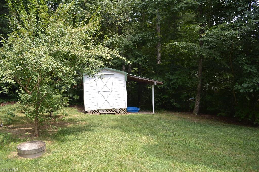 125 Brookberry Road Mount Airy, NC 27030 - Photo 5 of 25 Gallery Image 5