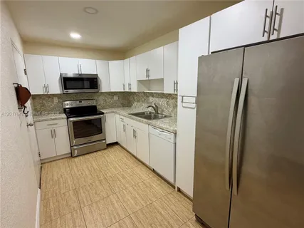 $279,000 | 9429 Southwest 76th Street, Unit W25, Miami, FL 33173