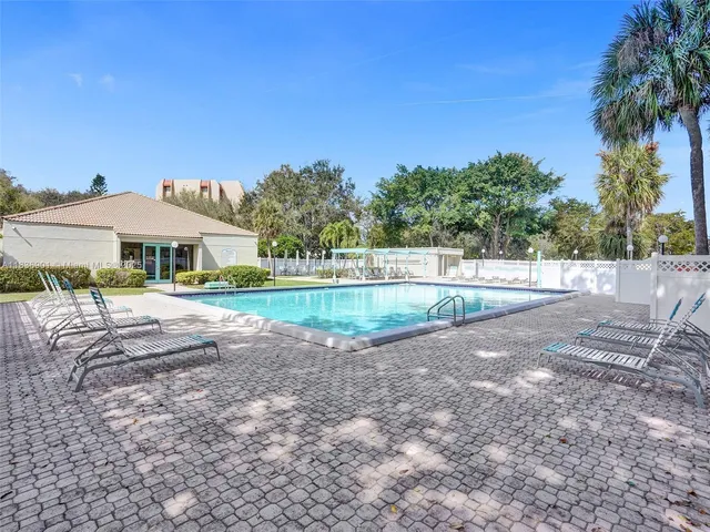 $2,300 | 3300 West Rolling Hills Circle, Unit 104, Davie, FL 33328