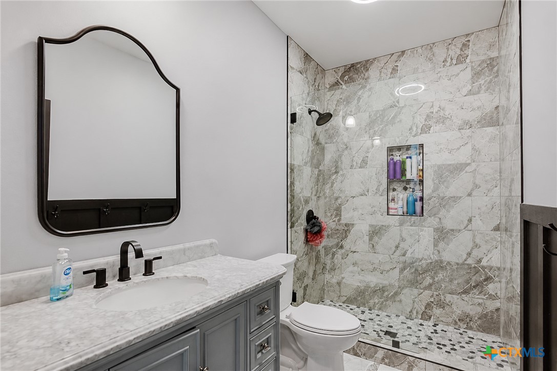 2466 Parsons Road Victoria, TX 77904 - Photo 32 of 48