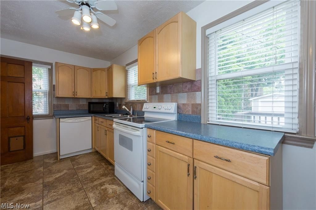 945 Rushleigh Road Cleveland Heights, OH 44121 - Photo 27 of 29
